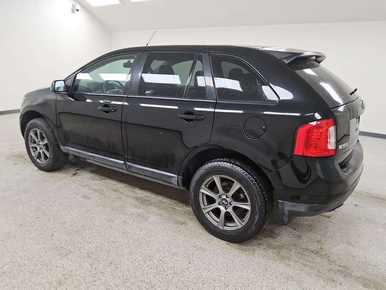 2012 Ford Edge Sel Черный vin: 2FMDK3JC0CBA04019 Damage: Left Front Door, Dent(S) W/ Paint Dmg, 1/8 To 1/2 Inch