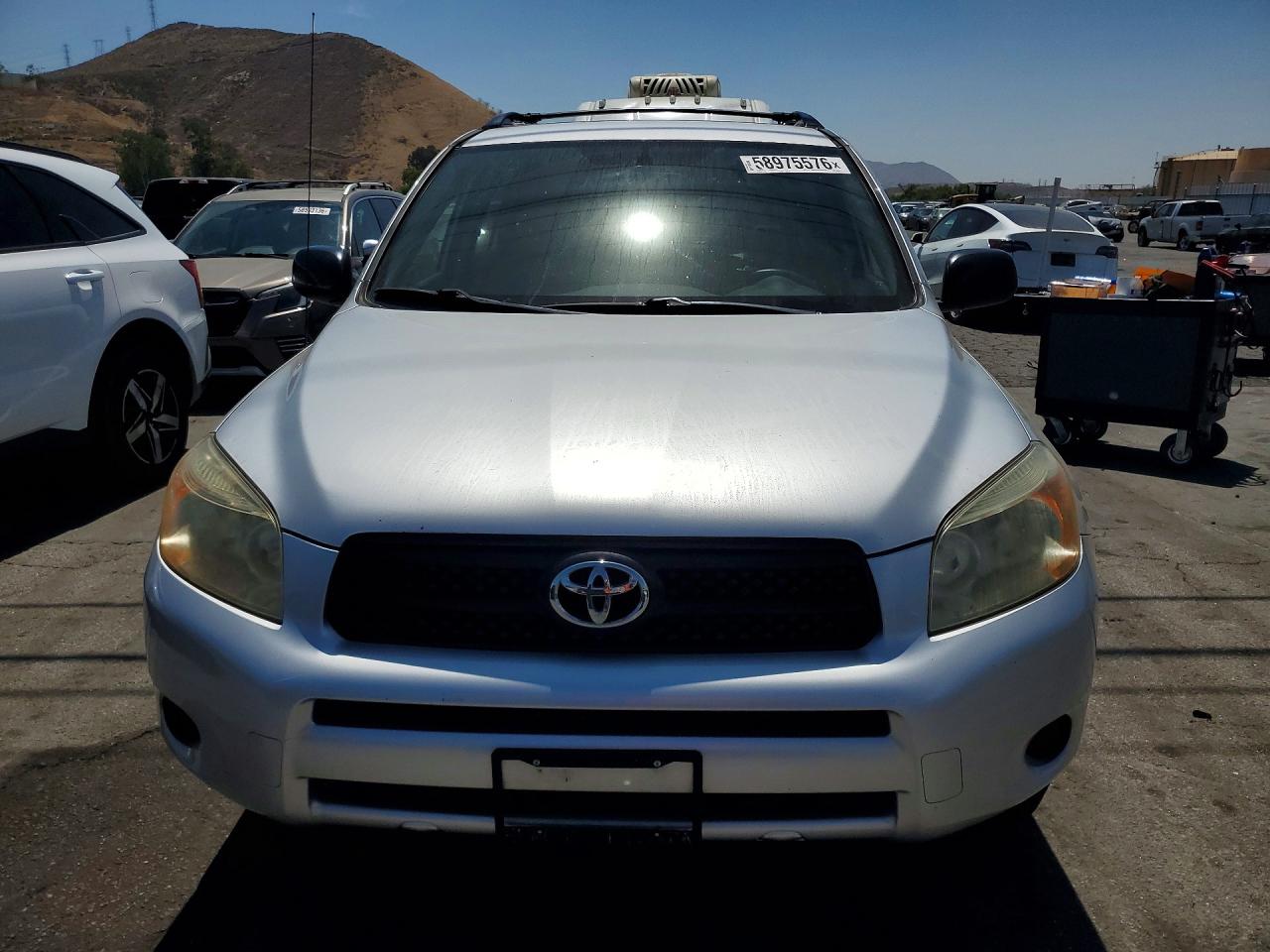 2007 Toyota Rav4 Base Silver vin: JTMZD33V275038587