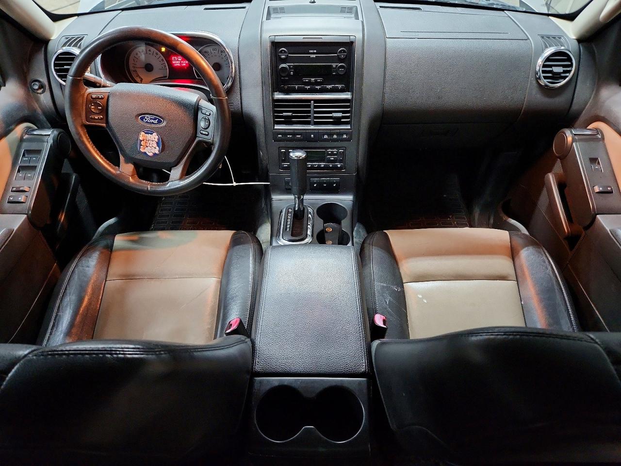 2007 Ford Explorer Sport Trac Limited Silver vin: 1FMEU53897UB24114