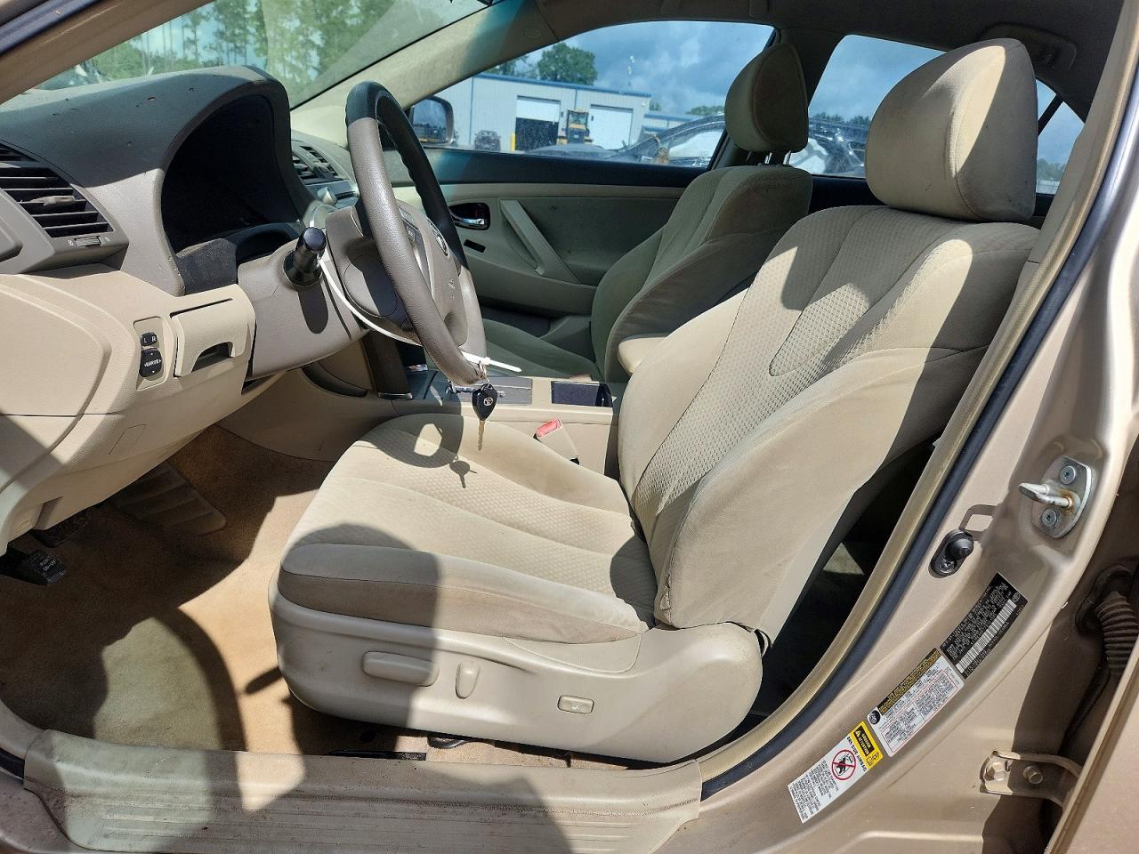 2007 Toyota Camry Le Gold vin: 4T1BE46K77U121584
