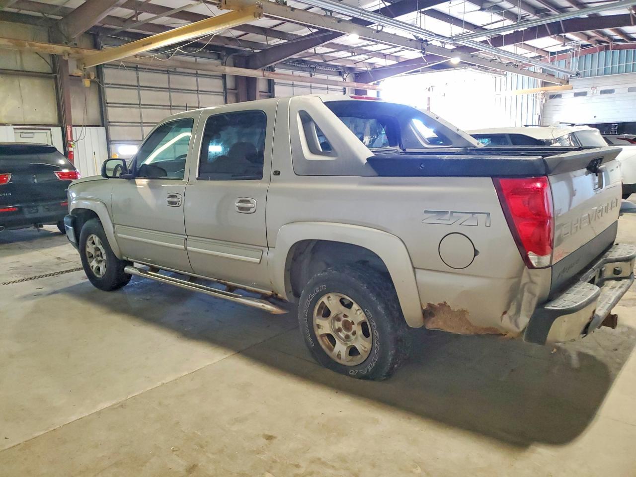 2005 Chevrolet Avalanche K1500 Серебряный vin: 3GNEK12Z55G212386