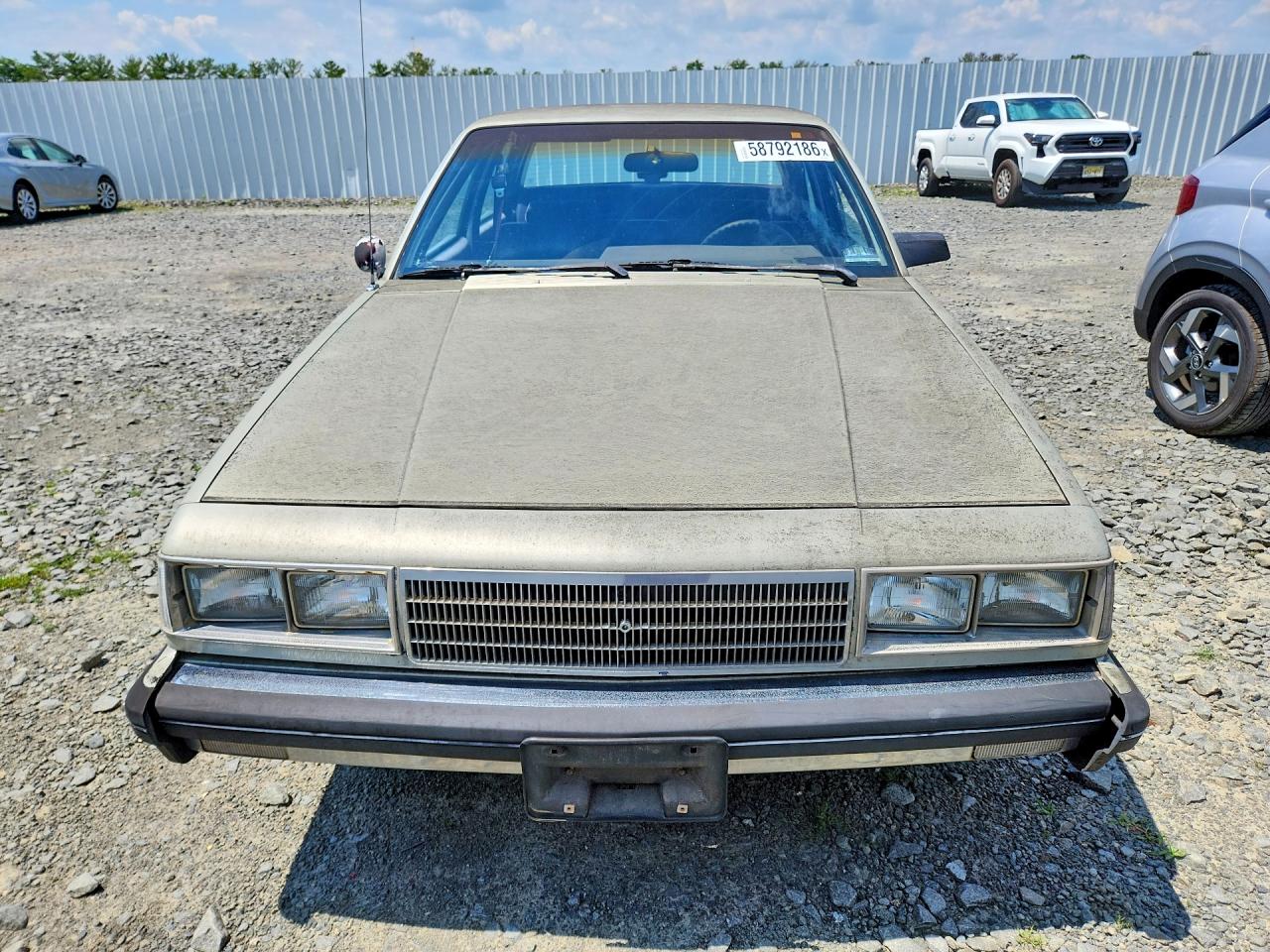 1986 Chevrolet Celebrity Silver vin: 2G1AW19R9G1210582