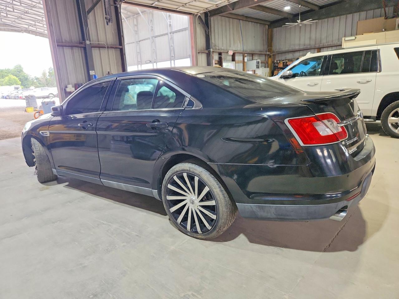2011 Ford Taurus Sho Black vin: 1FAHP2KT7BG162872