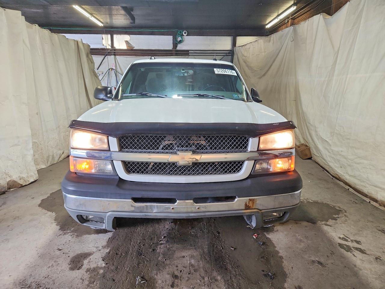 2005 Chevrolet Silverado K1500 White vin: 1GCEK19B25E159283