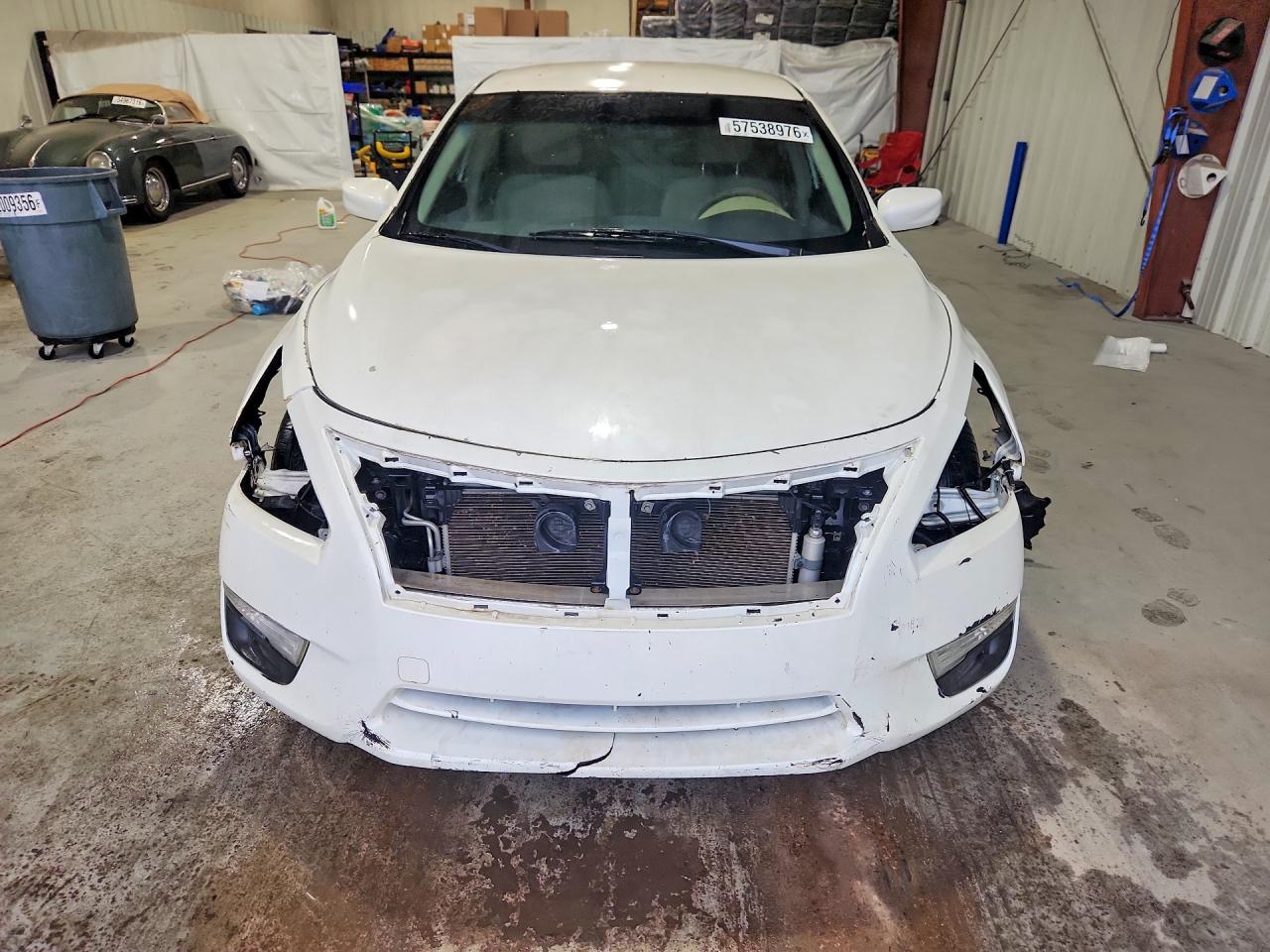 2013 Nissan Altima 2.5 Red vin: 1N4AL3AP8DN569895