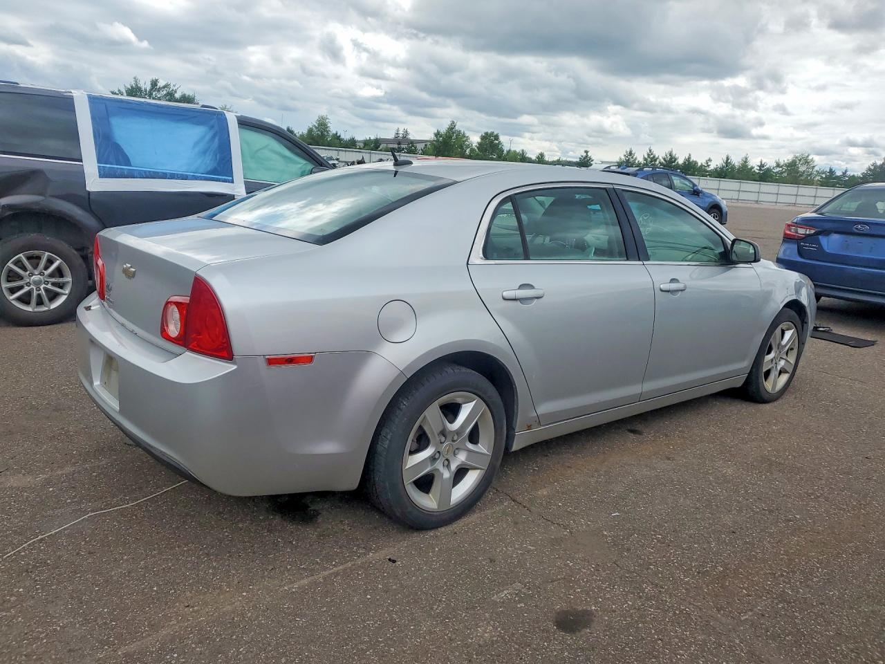 2011 Chevrolet Malibu Ls Silver vin: 1G1ZB5E10BF310111