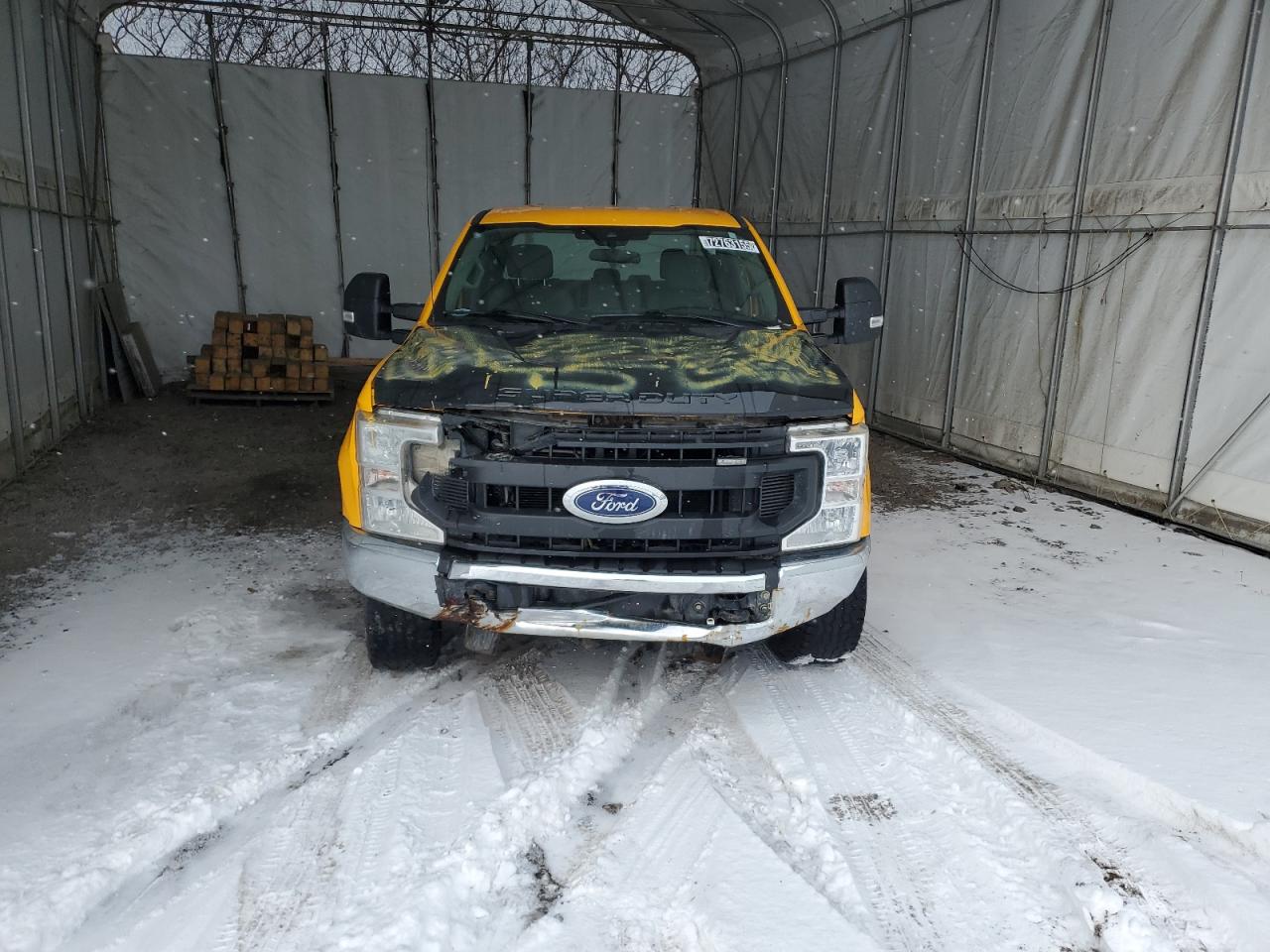 2020 Ford F250 Super Duty Yellow vin: 1FT7W2B67LEE12854 Damage: Grille, Broken, Replacement Required