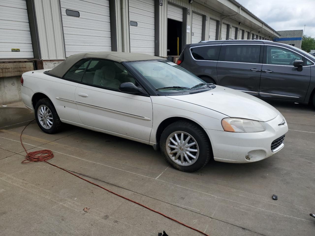 2002 Chrysler Sebring Lxi White vin: 1C3EL55R72N309234