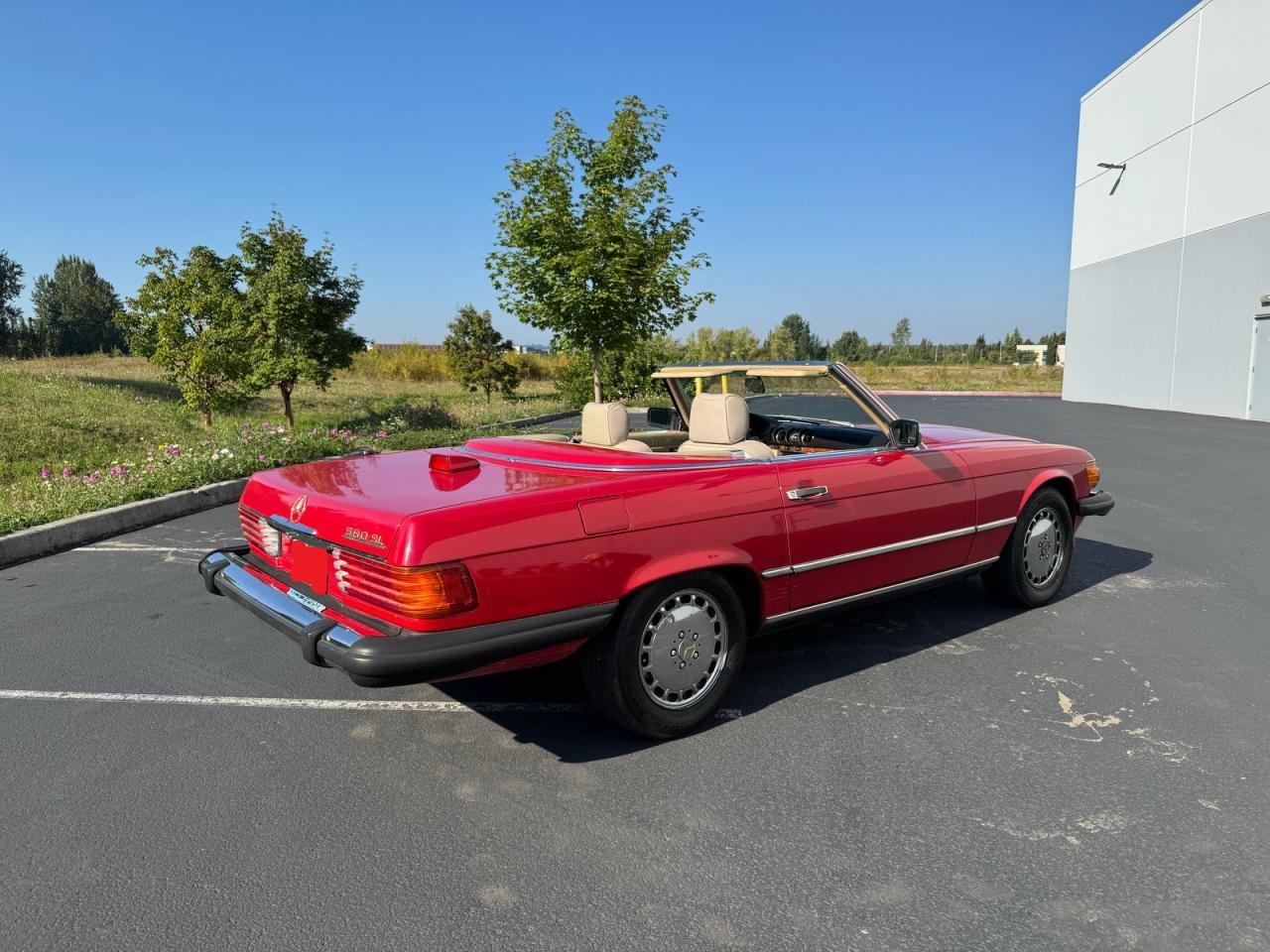 1987 Mercedes-benz 560 Sl Red vin: WDBBA48D3HA064333