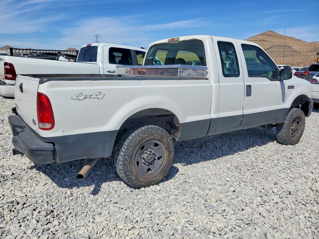 2006 Ford F250 Super Duty White vin: 1FTSX21536EC43047