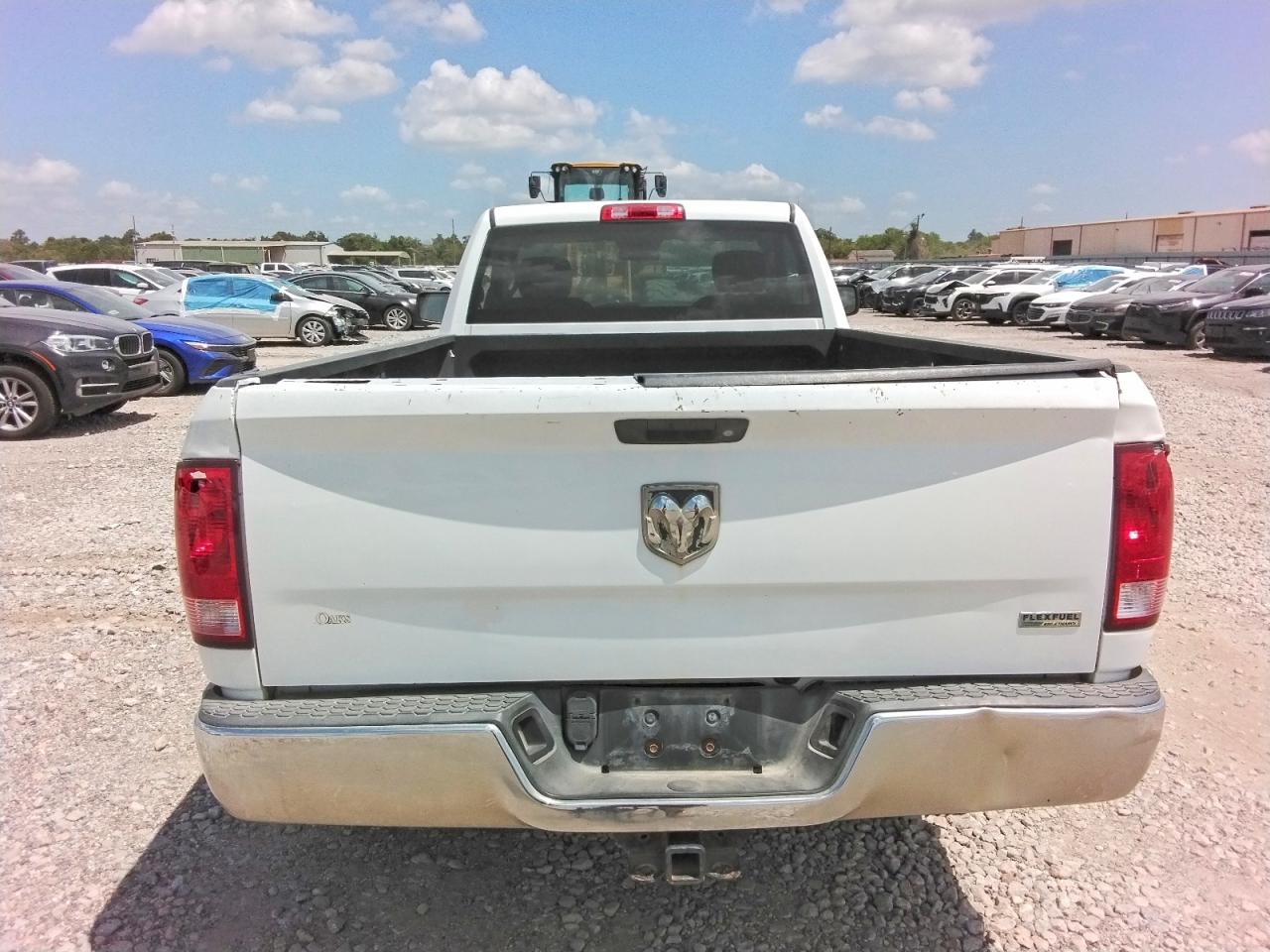 2015 Ram 1500 St White vin: 3C6JR6DG9FG584768