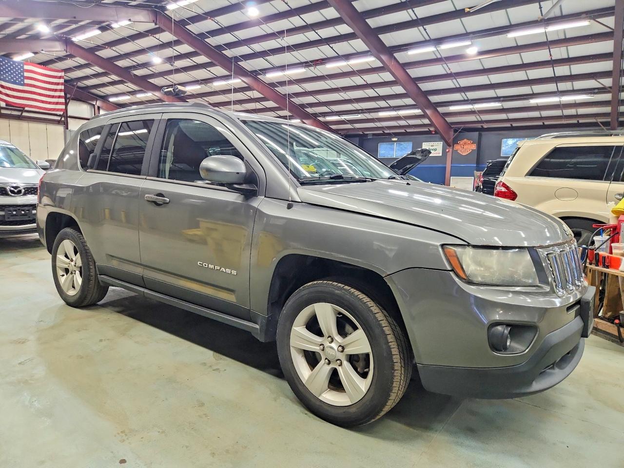 2014 Jeep Compass Latitude Gray vin: 1C4NJDEB7ED632966