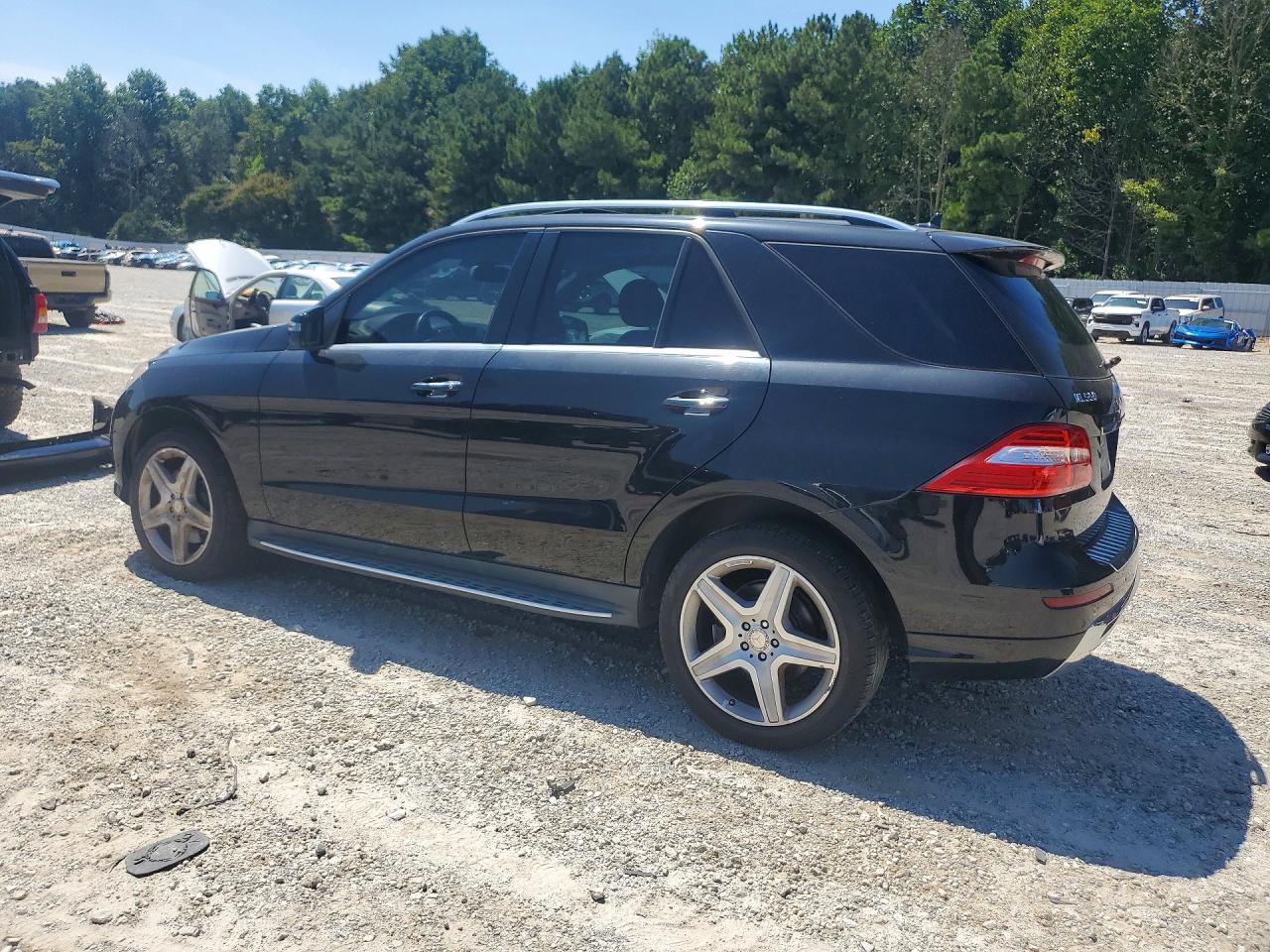 2014 Mercedes-benz Ml 550 4matic Черный vin: 4JGDA7DB6EA343959