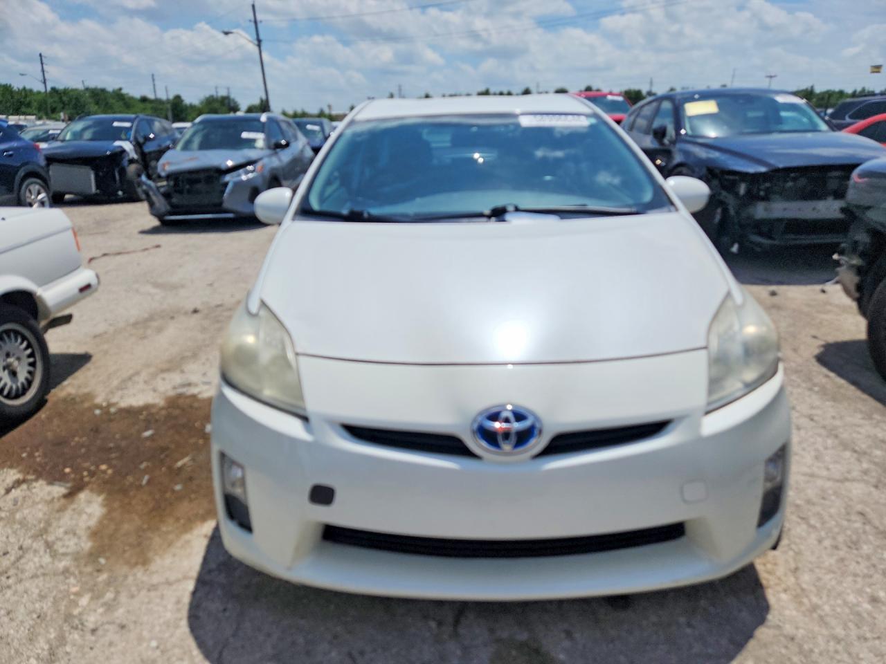 2011 Toyota Prius Two White vin: JTDKN3DU1B5342622