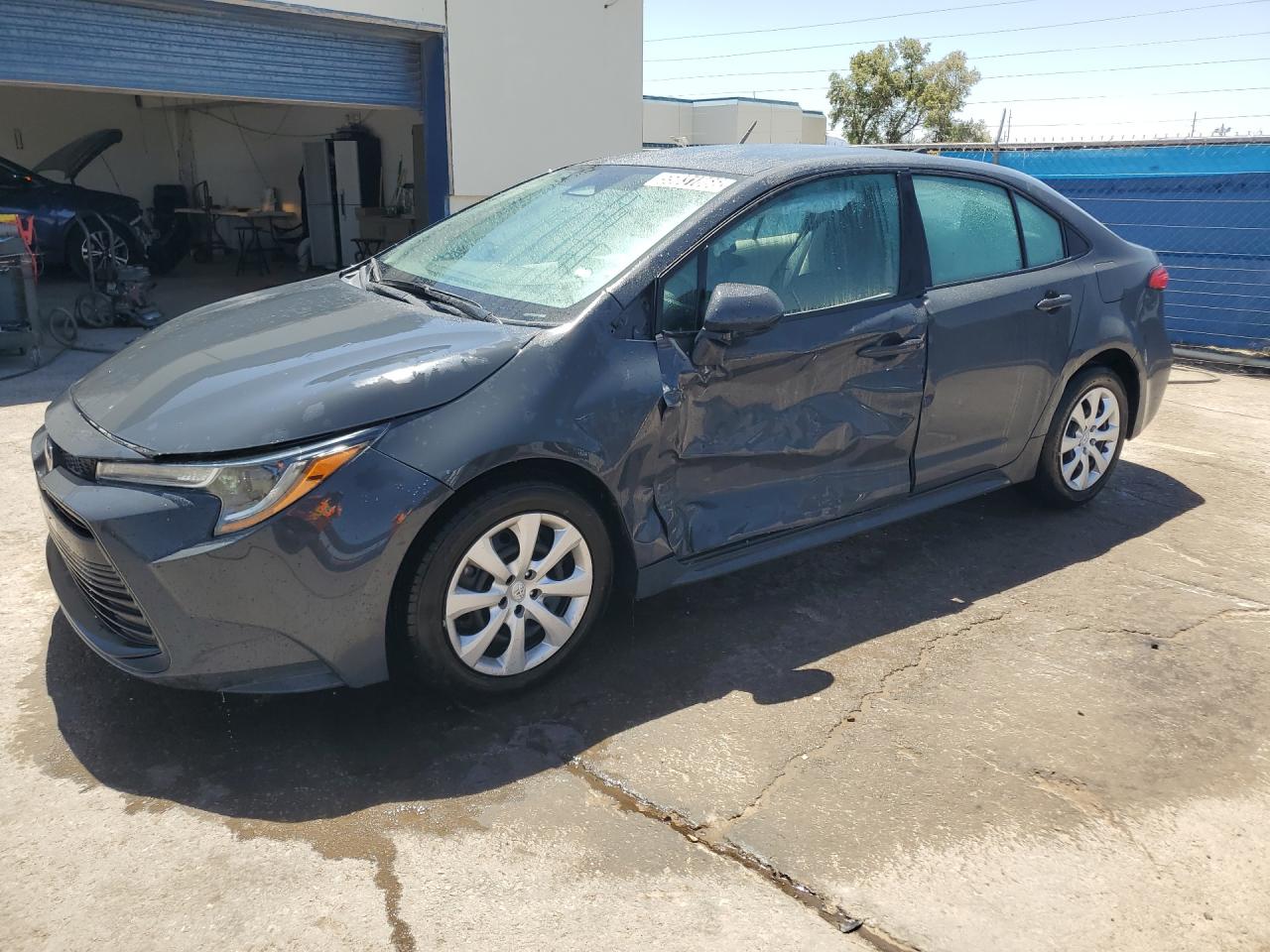 2024 Toyota Corolla Le Серый vin: 5YFB4MDE1RP139888 Damage: Hood, Misaligned, Repair Required