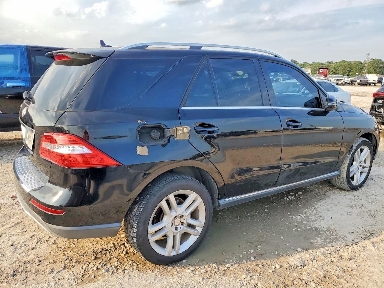 2015 Mercedes-benz Ml 350 Black vin: 4JGDA5JB3FA481193