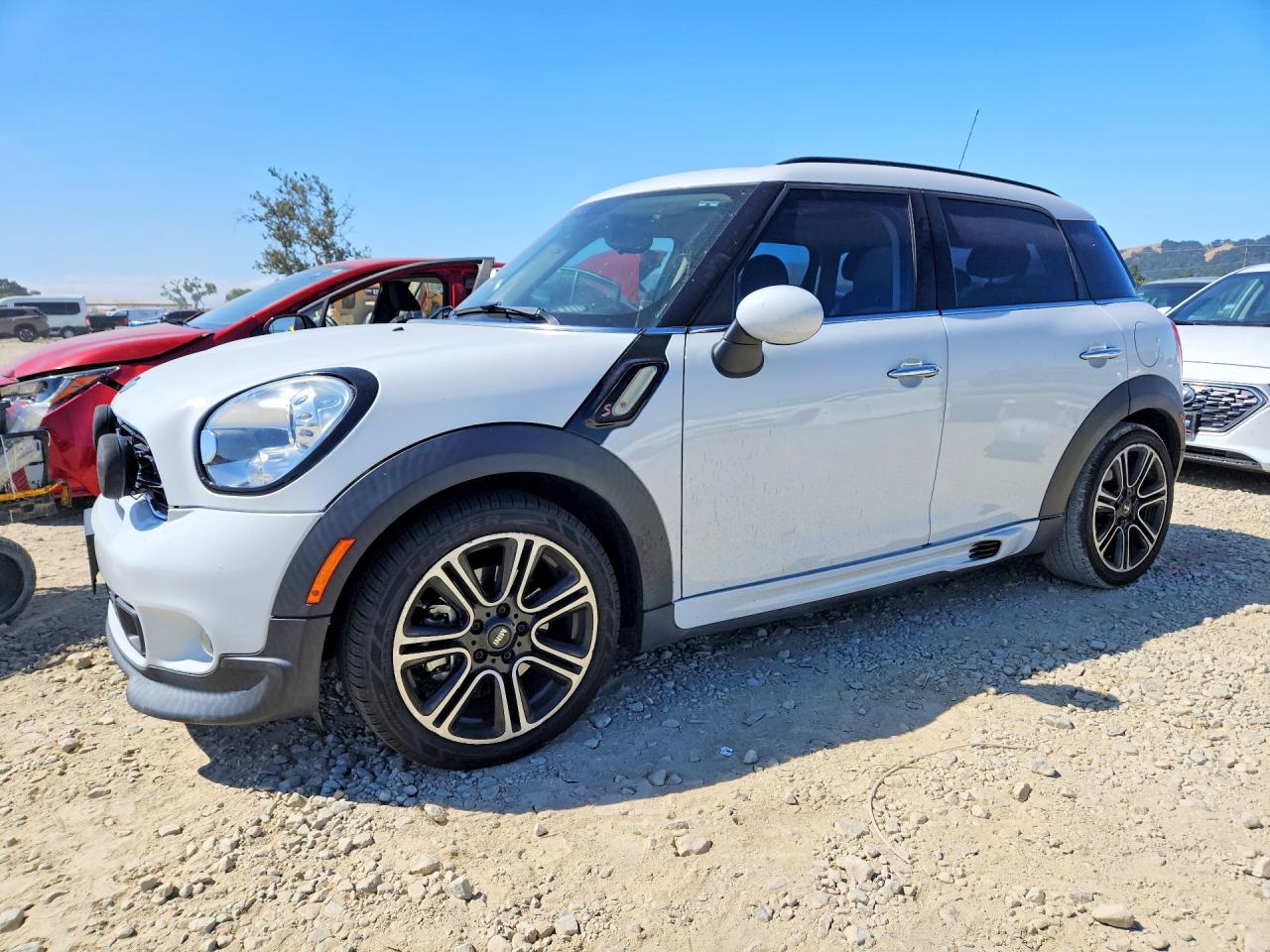 2015 Mini Cooper S Countryman White vin: WMWZC3C54FWT05432