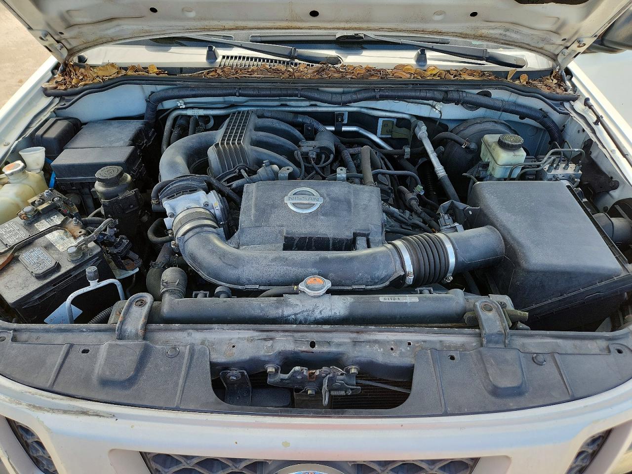 2013 Nissan Xterra X White vin: 5N1AN0NU0DN825638
