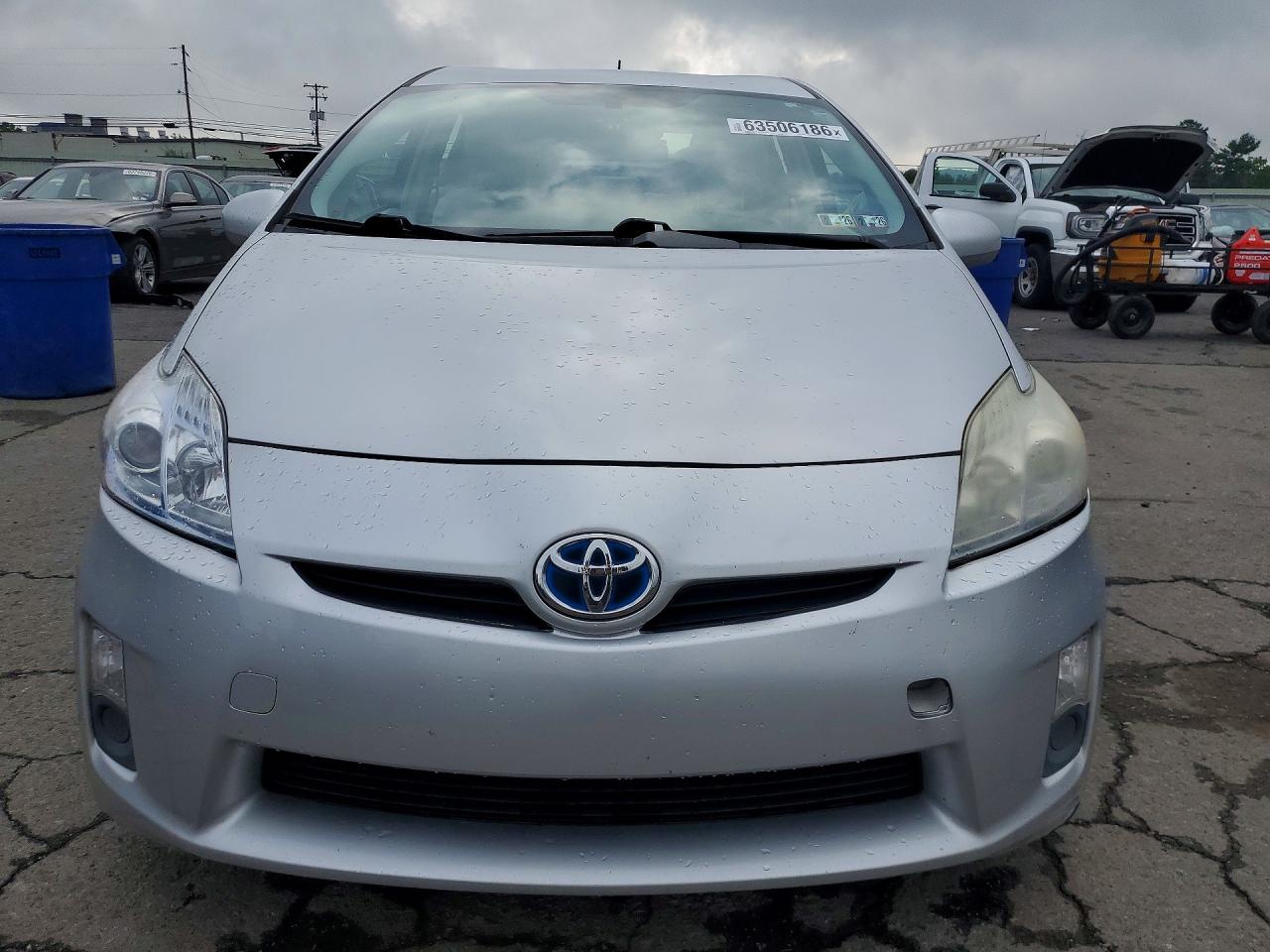2010 Toyota Prius Iv Silver vin: JTDKN3DUXA0022324