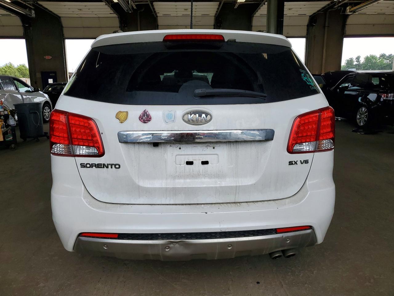 2011 Kia Sorento Sx White vin: 5XYKW4A25BG147829