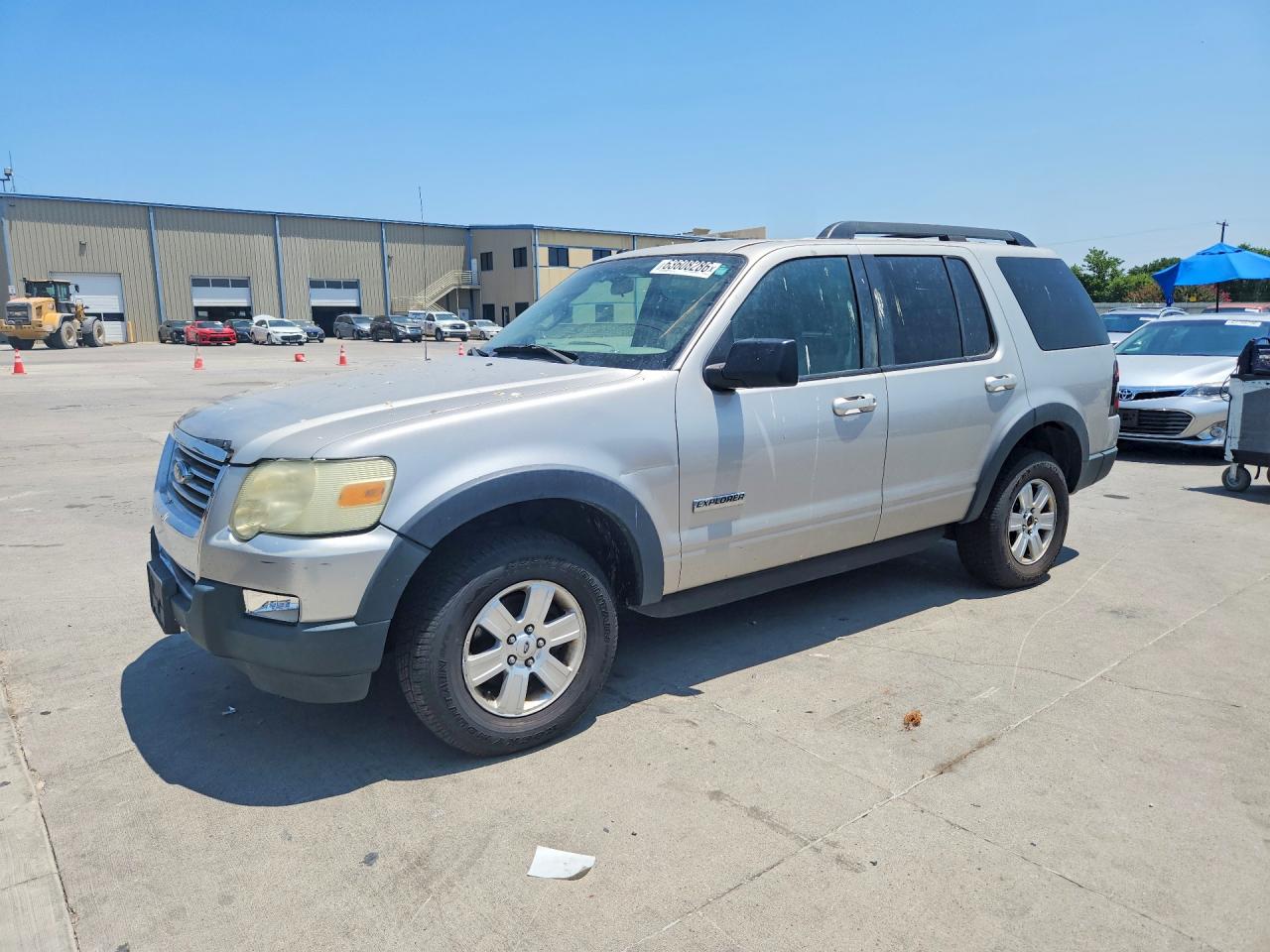 2007 Ford Explorer Xlt Silver vin: 1FMEU63E87UB00026