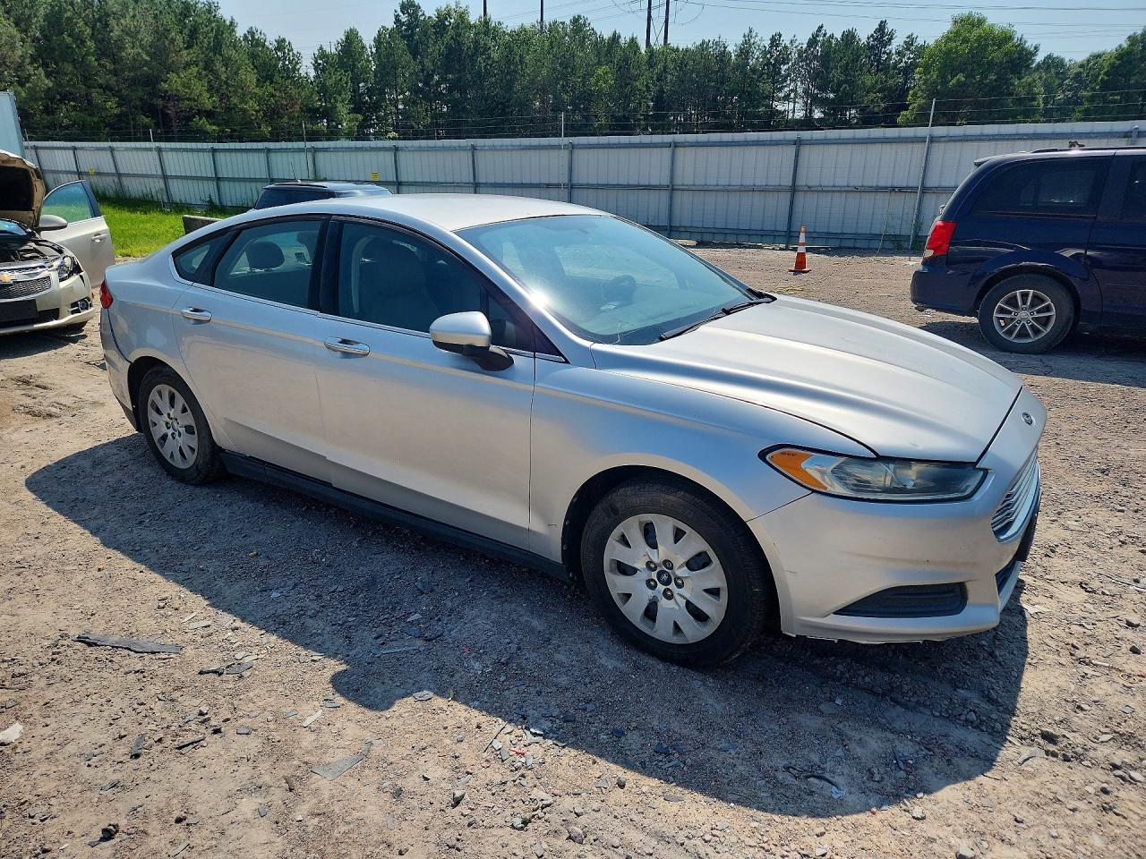 2013 Ford Fusion S Silver vin: 3FA6P0G73DR138572