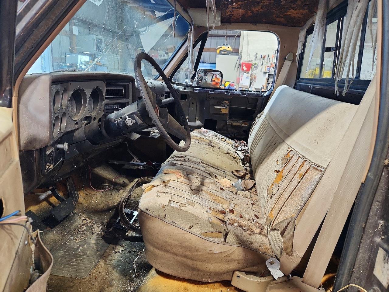1985 Chevrolet C10 Brown vin: 1GCDC14H1FF345400