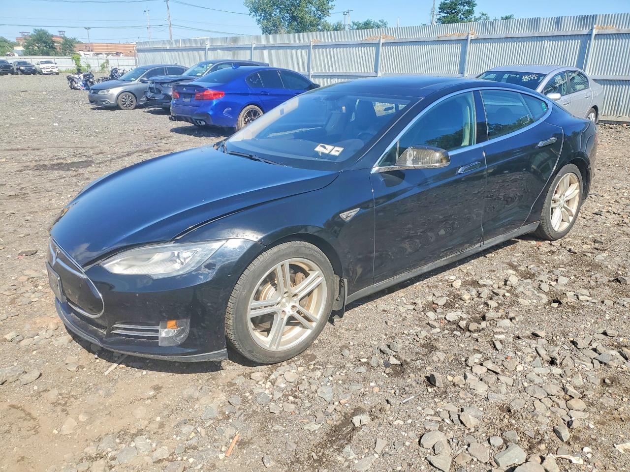 2013 Tesla Model S Черный vin: 5YJSA1CN1DFP12575