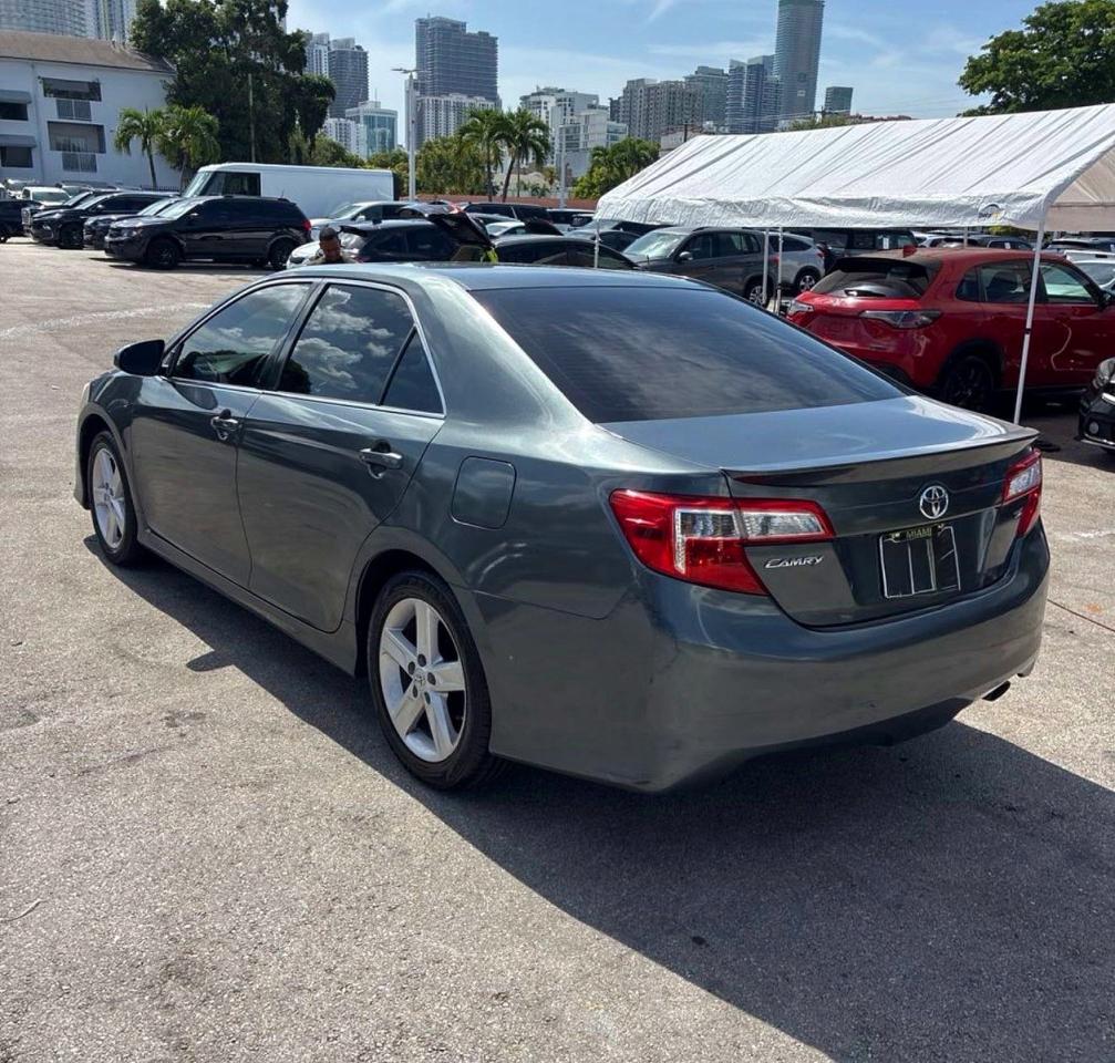 2013 Toyota Camry Se Серый vin: 4T1BF1FKXDU679971