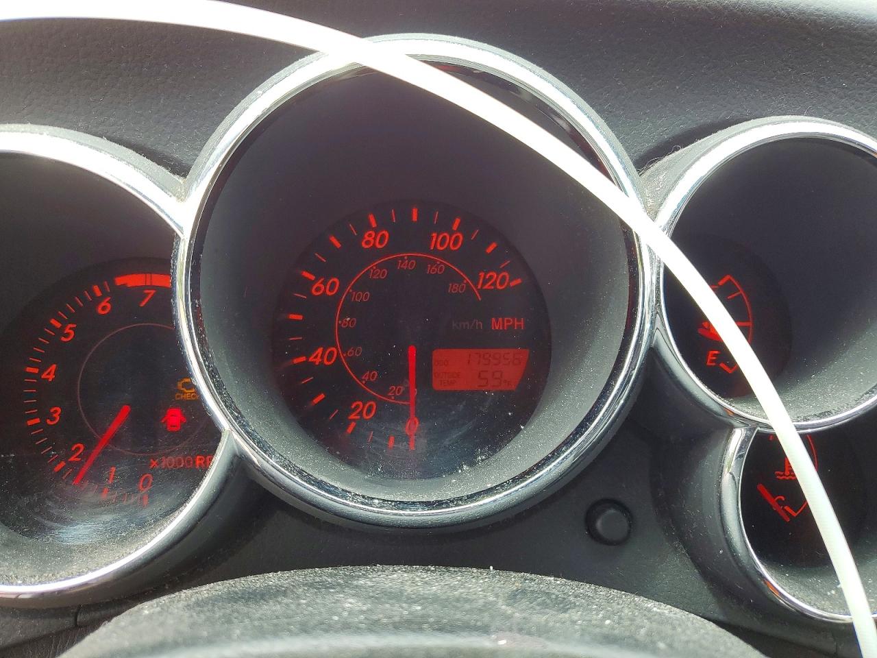 2003 Toyota Corolla Matrix Xr Красный vin: 2T1KR32E73C047058