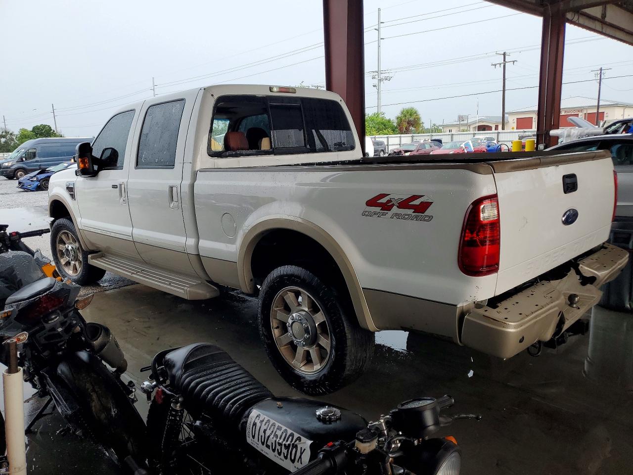 2008 Ford F250 Super Duty White vin: 1FTSW21R78EC56571
