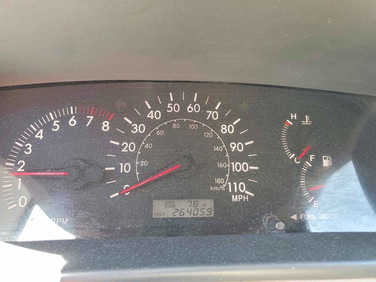 2006 Toyota Corolla Le White vin: JTDBR32E460098757