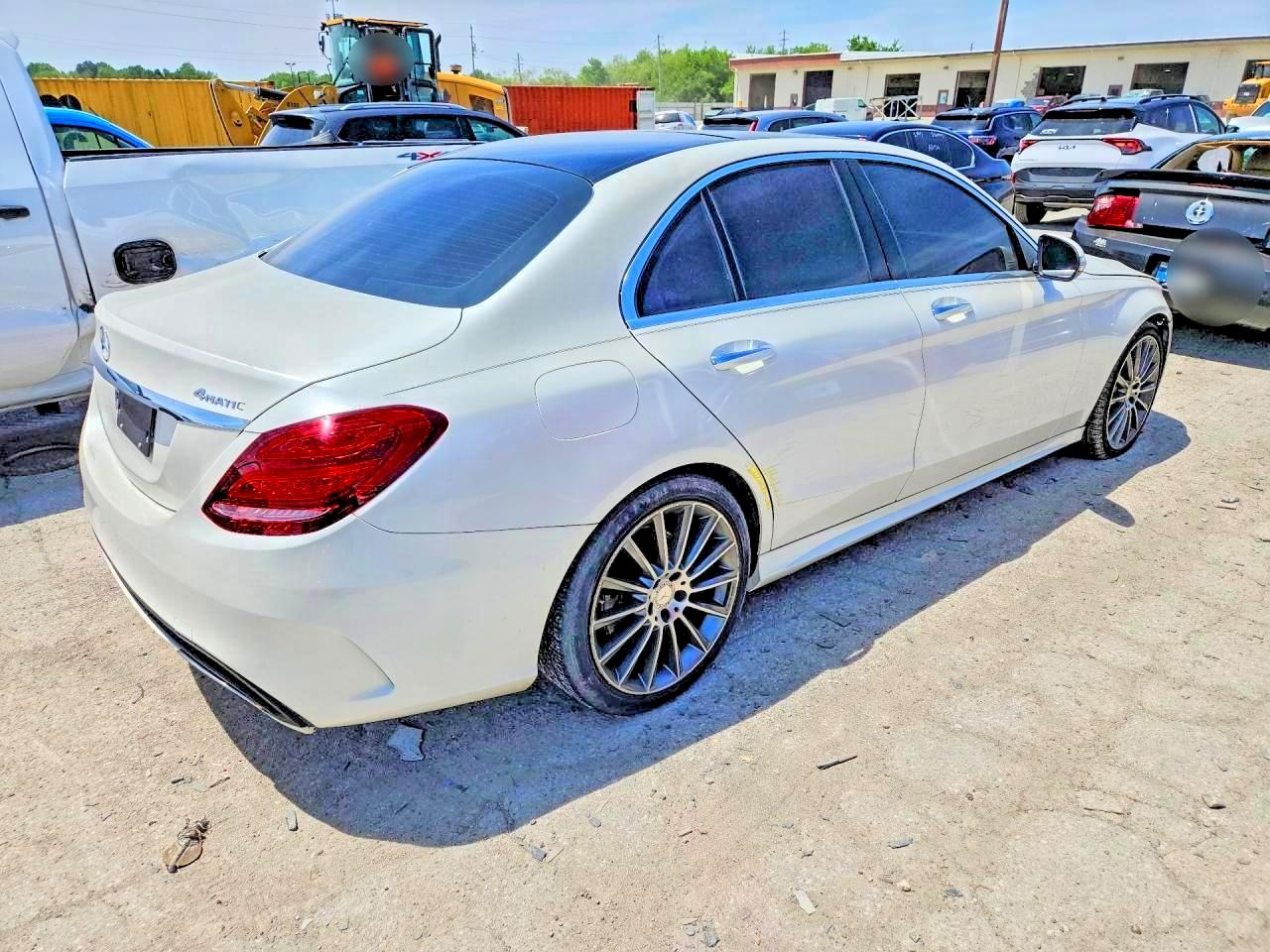 2015 Mercedes-benz C 400 4matic White vin: 55SWF6GB1FU030555