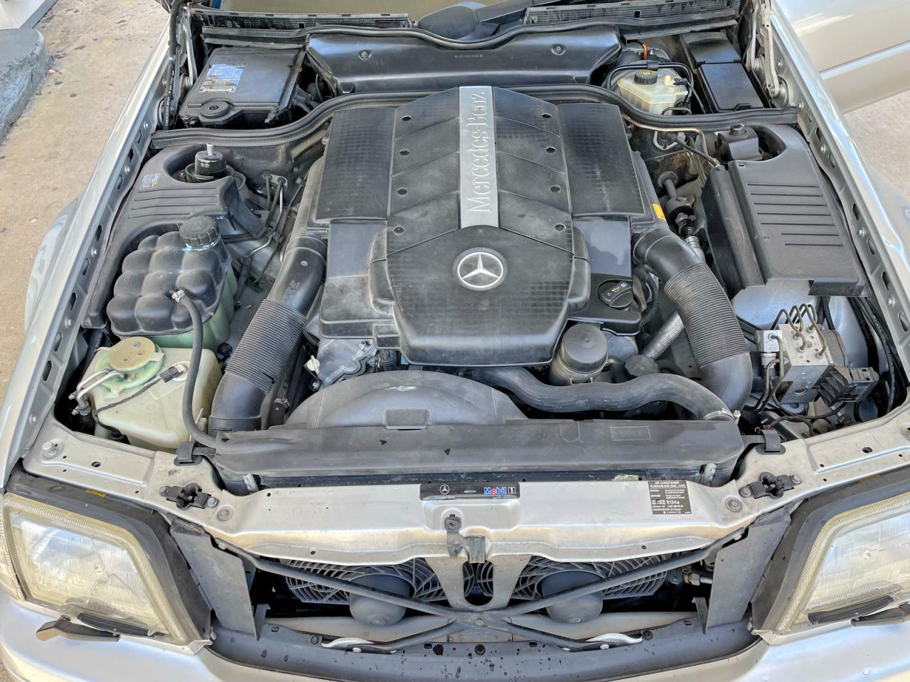 2000 Mercedes-benz Sl 500 Silver vin: WDBFA68F7YF191586