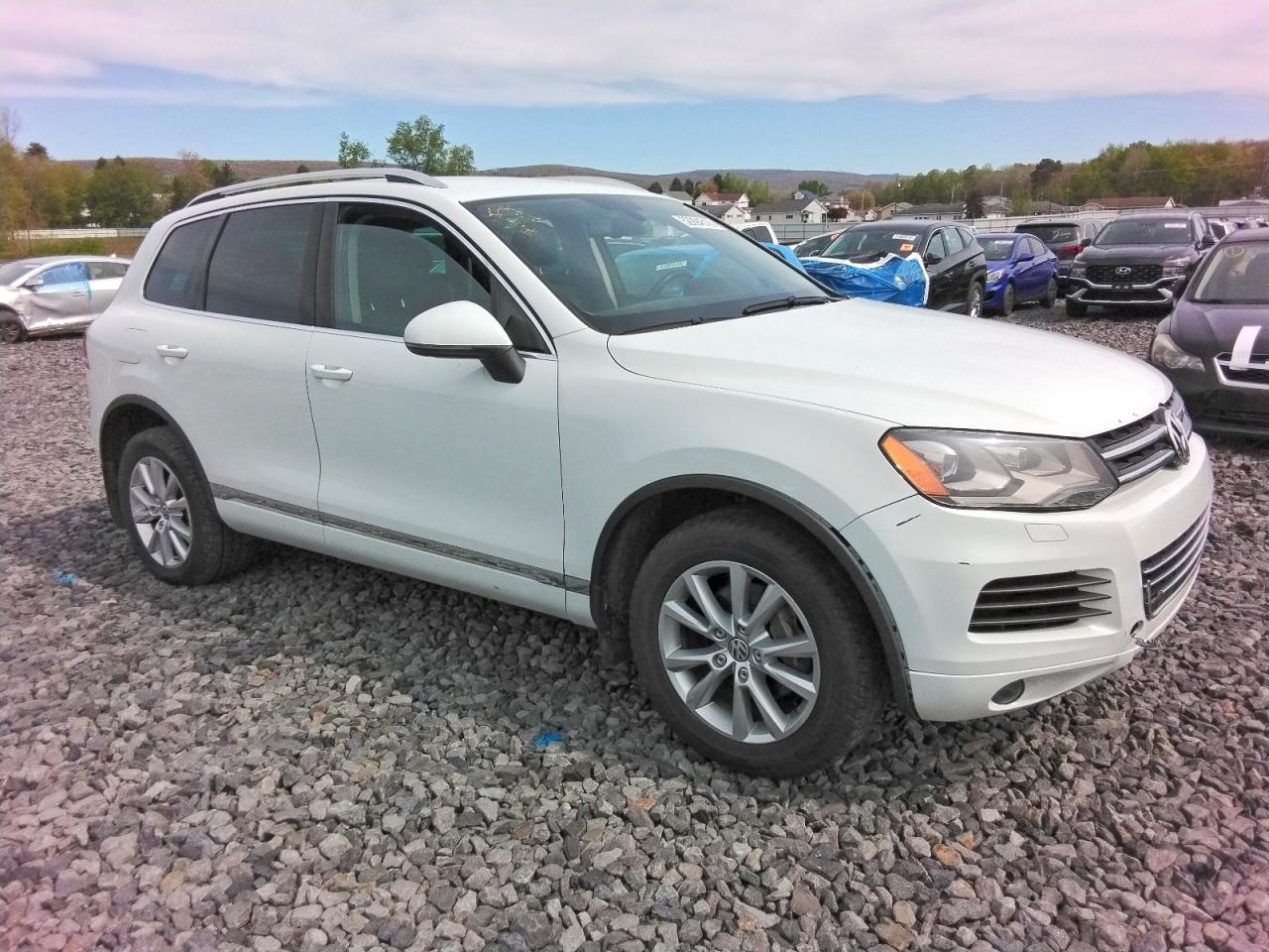 2014 Volkswagen Touareg V6 Tdi Белый vin: WVGEP9BP6ED013038