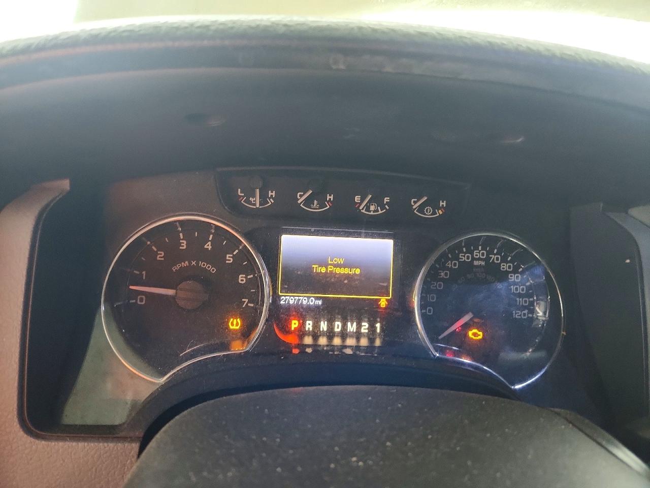 2012 Ford F150 Super Cab White vin: 1FTFX1CF2CFC55732