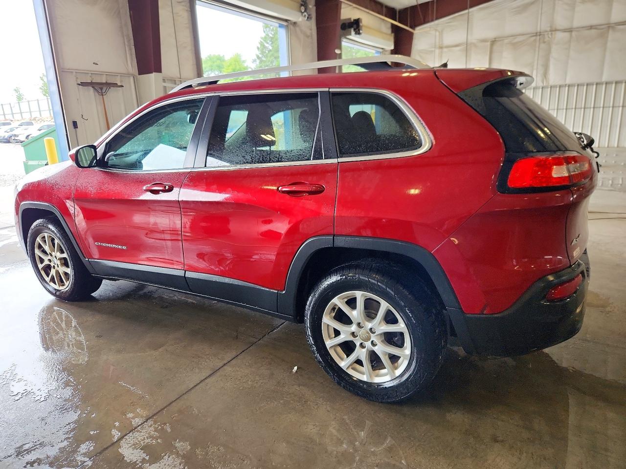 2014 Jeep Cherokee Latitude Red vin: 1C4PJMCSXEW232433