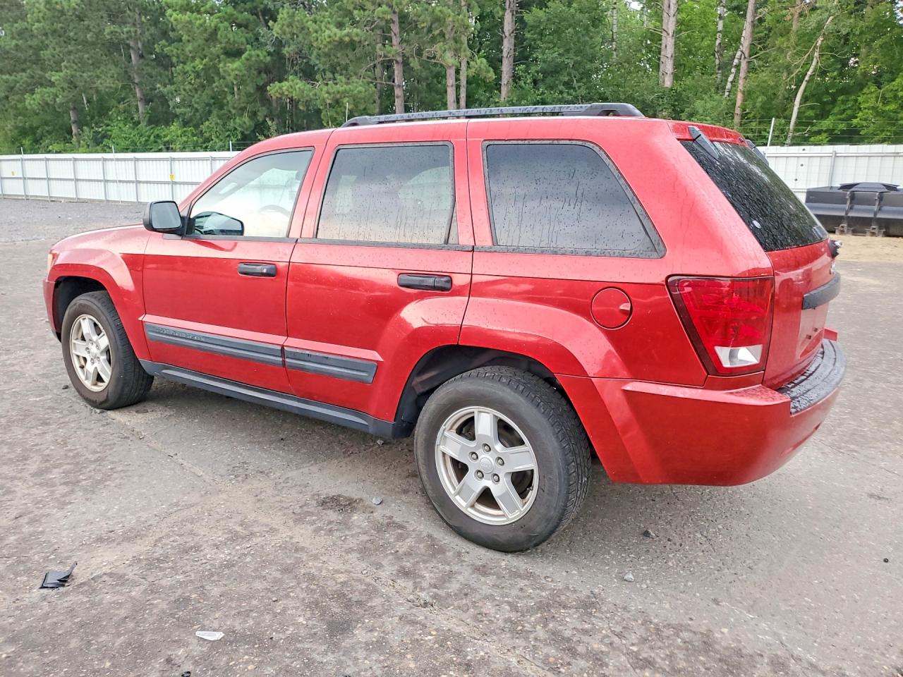 2005 Jeep Grand Cherokee Laredo Red vin: 1J4GS48K15C724477