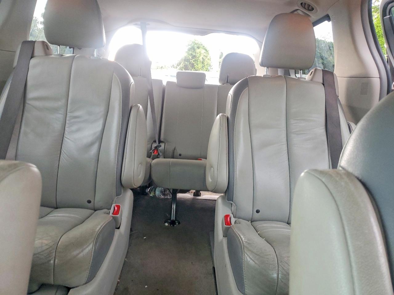 2011 Toyota Sienna Limited 7-passenger Черный vin: 5TDYK3DC1BS094389