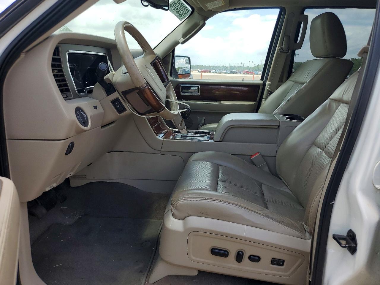 2014 Lincoln Navigator Белый vin: 5LMJJ2H58EEL07867