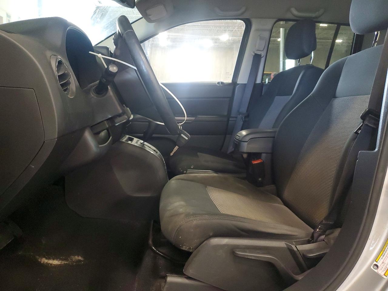 2012 Jeep Compass Latitude Silver vin: 1C4NJDEB2CD572558