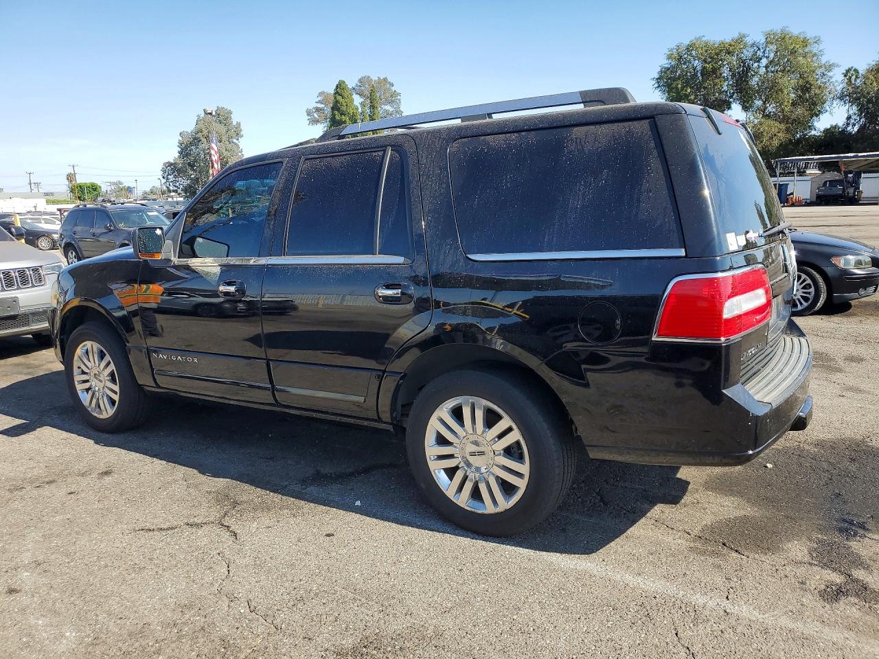 2011 Lincoln Navigator Black vin: 5LMJJ2J51BEJ09461