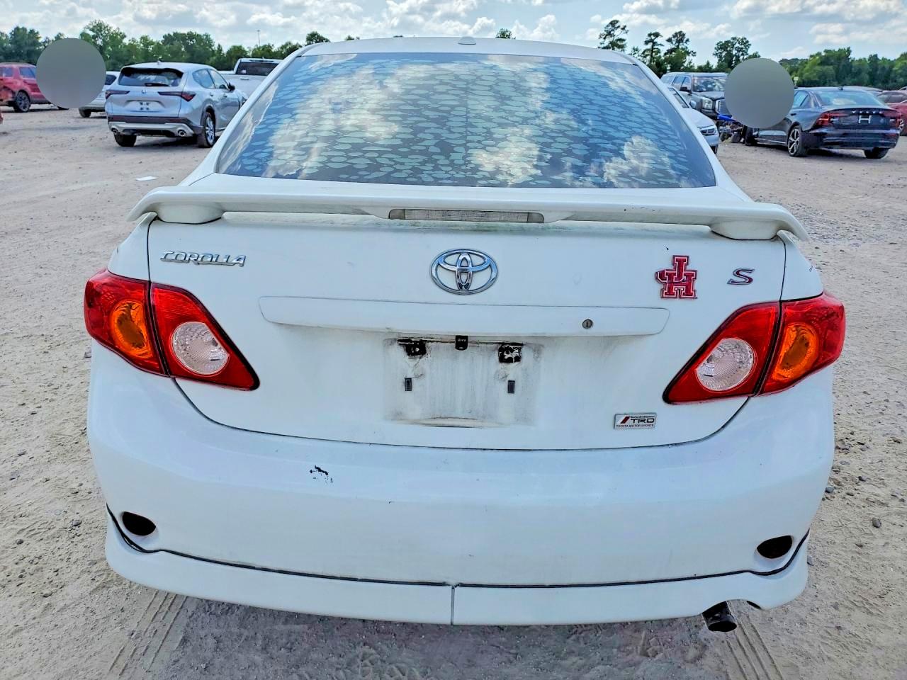 2010 Toyota Corolla S Белый vin: 1NXBU4EE1AZ204000