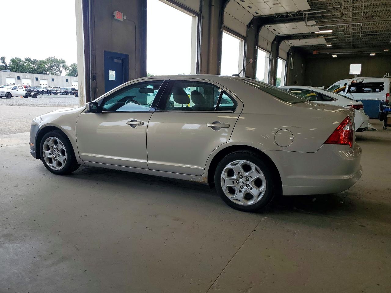 2010 Ford Fusion Se Серый vin: 3FAHP0HA2AR145074