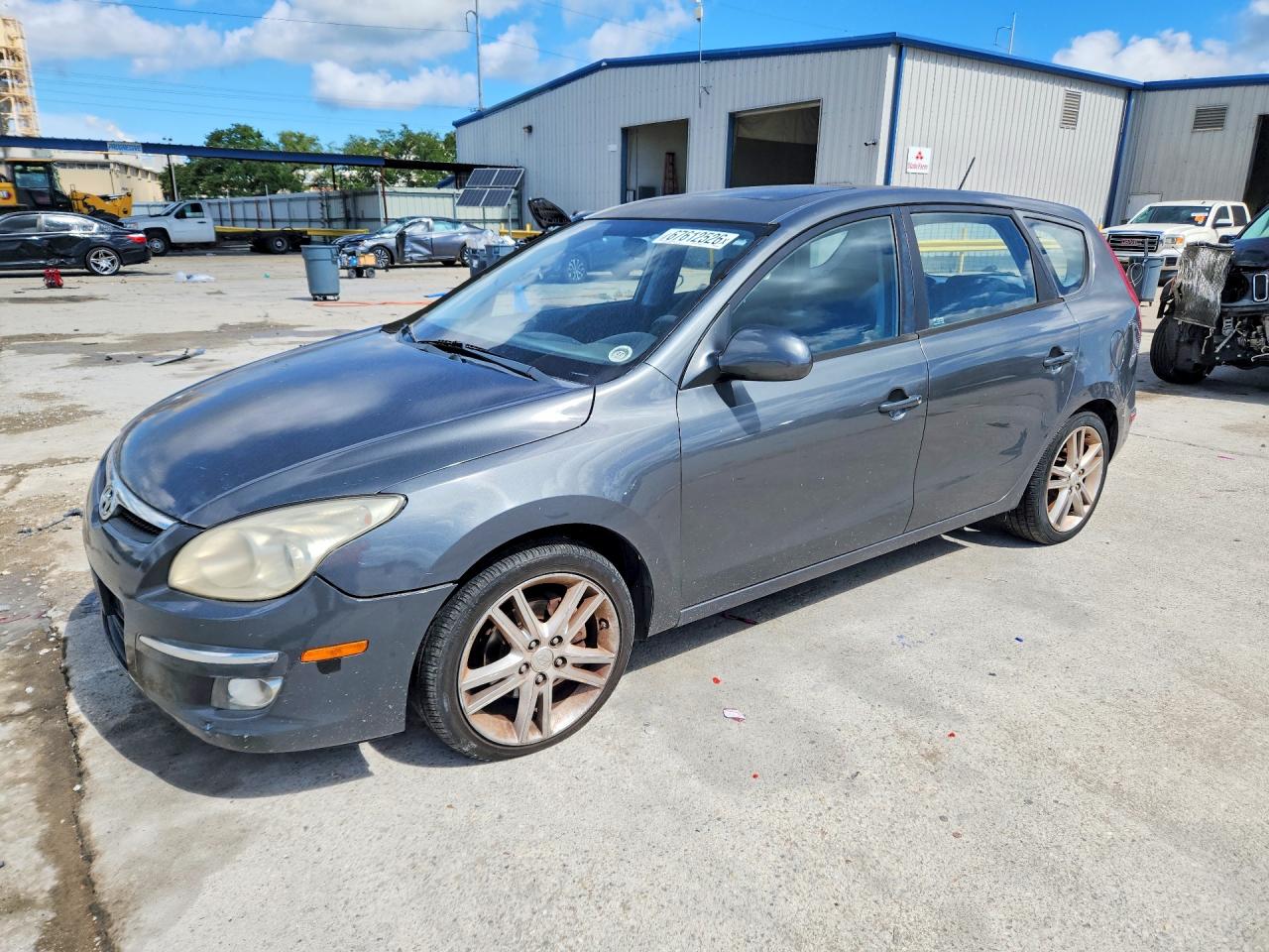 2009 Hyundai Elantra Touring Gray vin: KMHDC86E49U041906