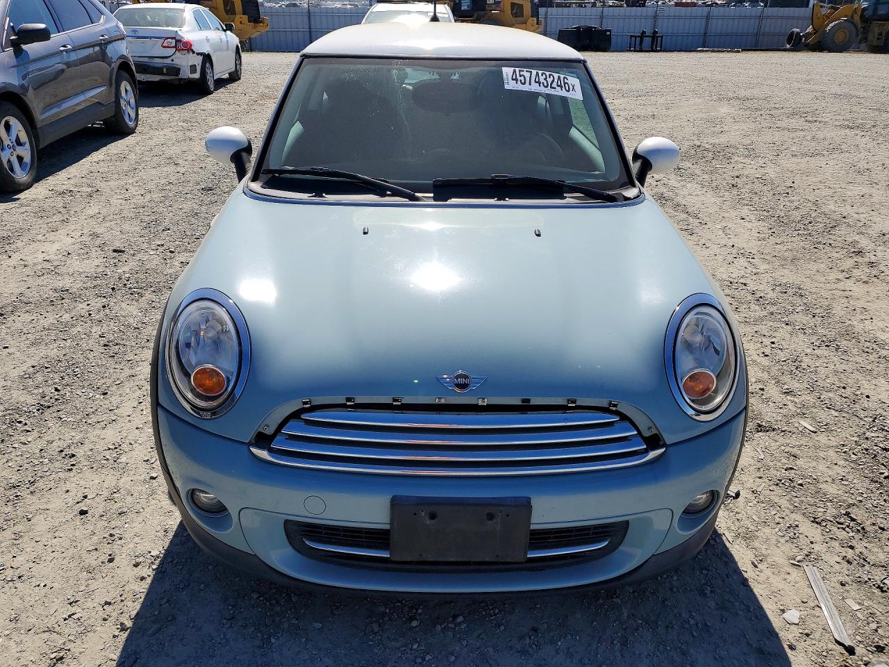 2013 Mini Cooper Turquoise vin: WMWSU3C58DT678082