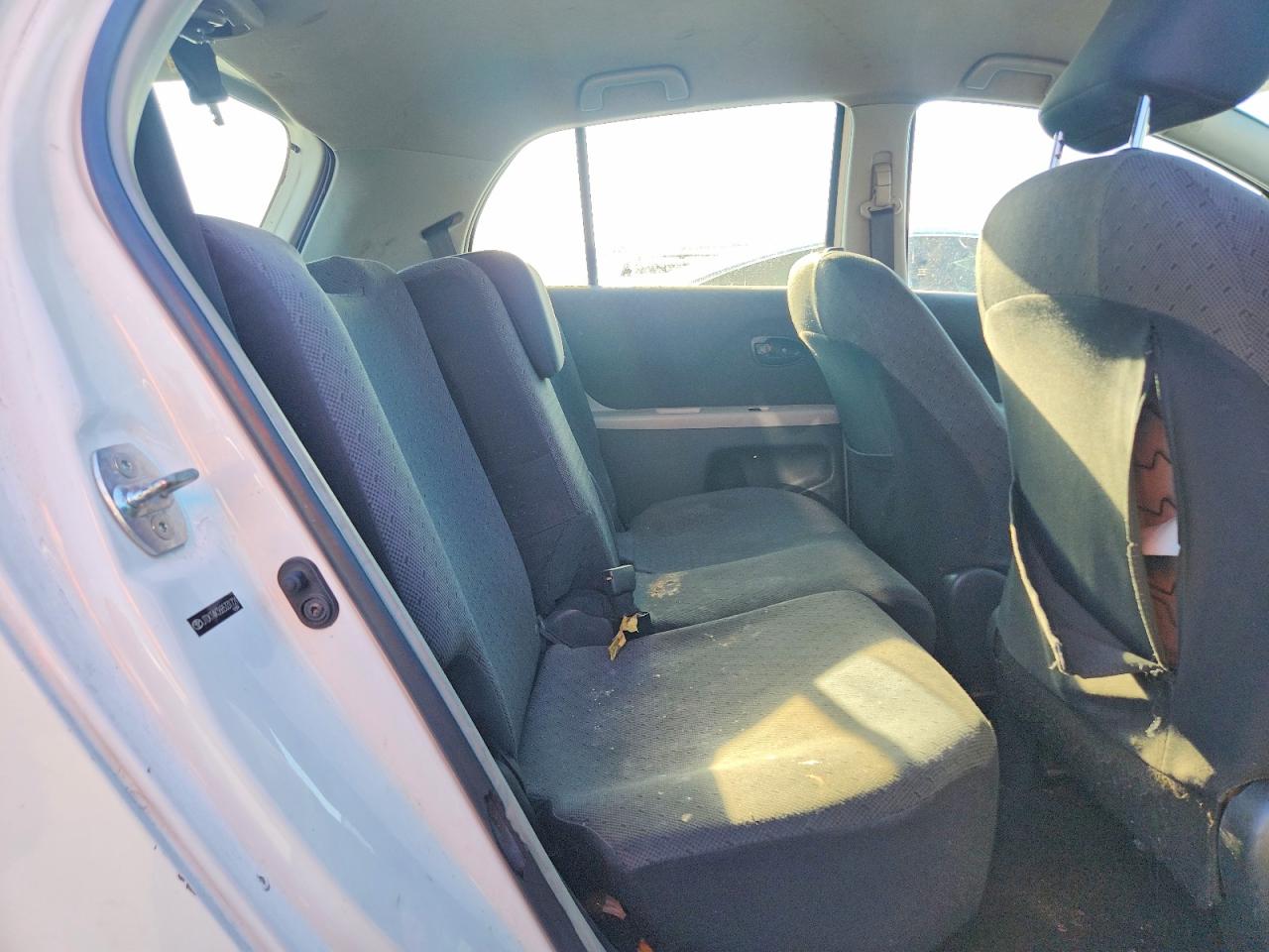 2011 Toyota Yaris Base Белый vin: JTDKT4K36B5331721