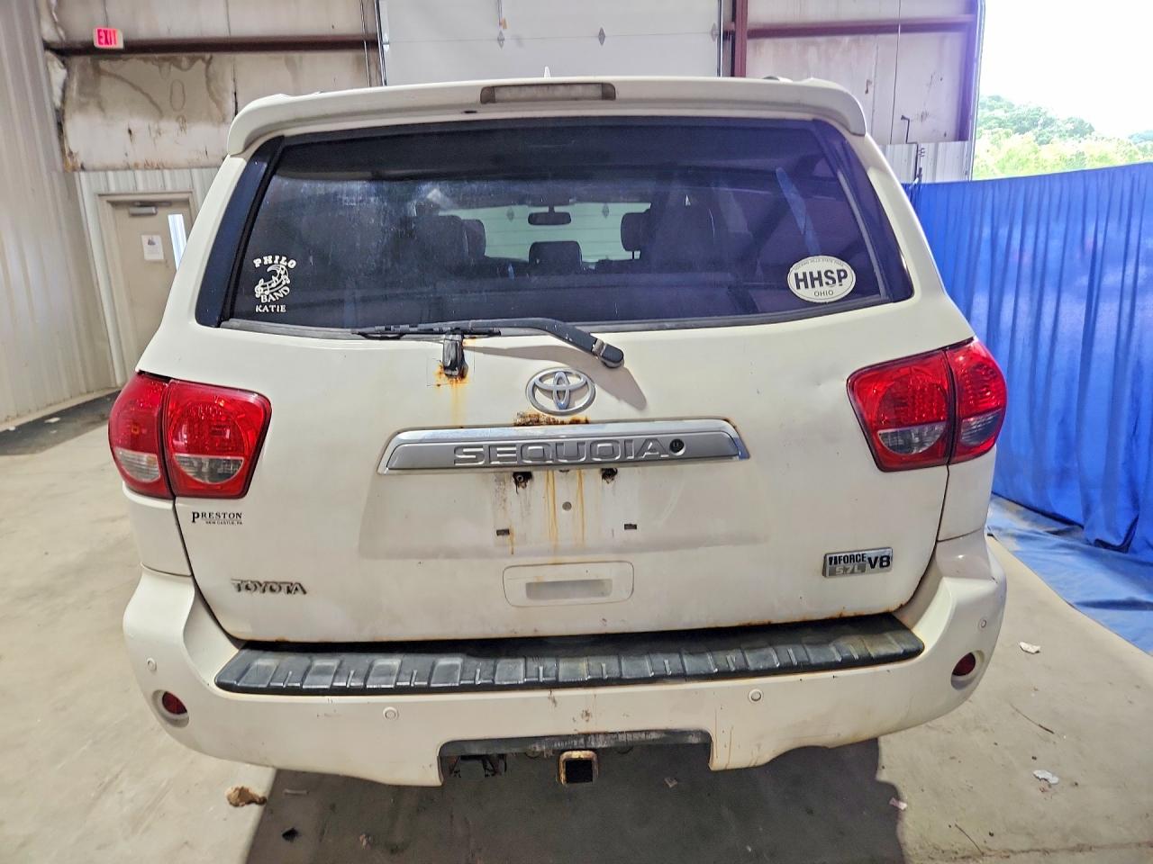 2010 Toyota Sequoia Limited White vin: 5TDJY5G17AS027803