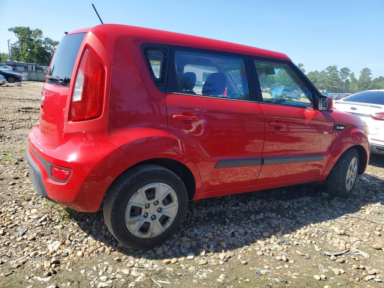 2013 Kia Soul Base Red vin: KNDJT2A51D7574265