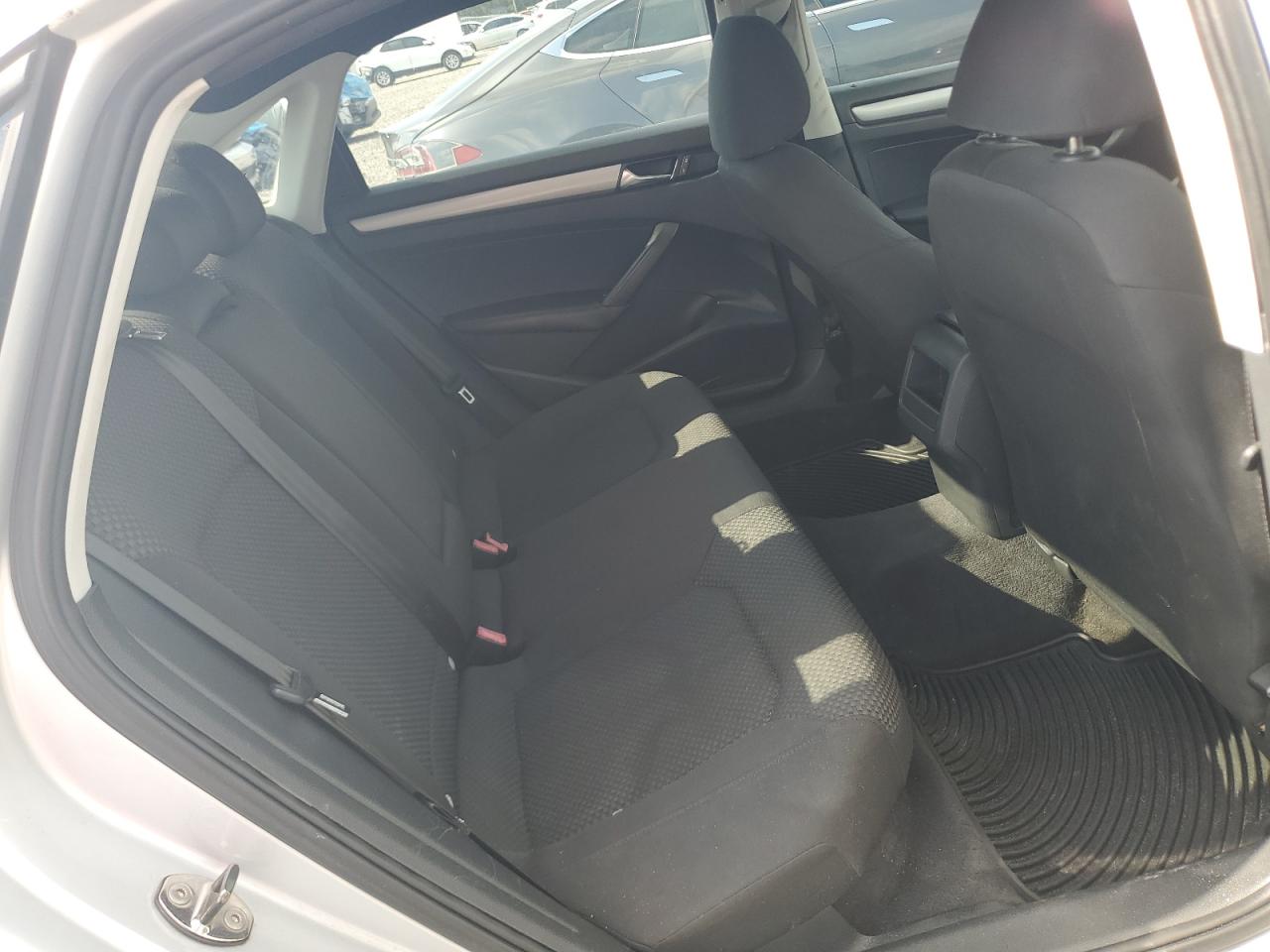 2012 Volkswagen Passat S Silver vin: 1VWAP7A3XCC031368